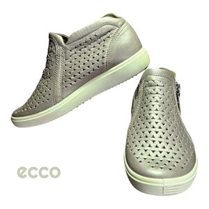 Ecco Soft 7 Stone Metallic Lasercut Nubuck Bootie